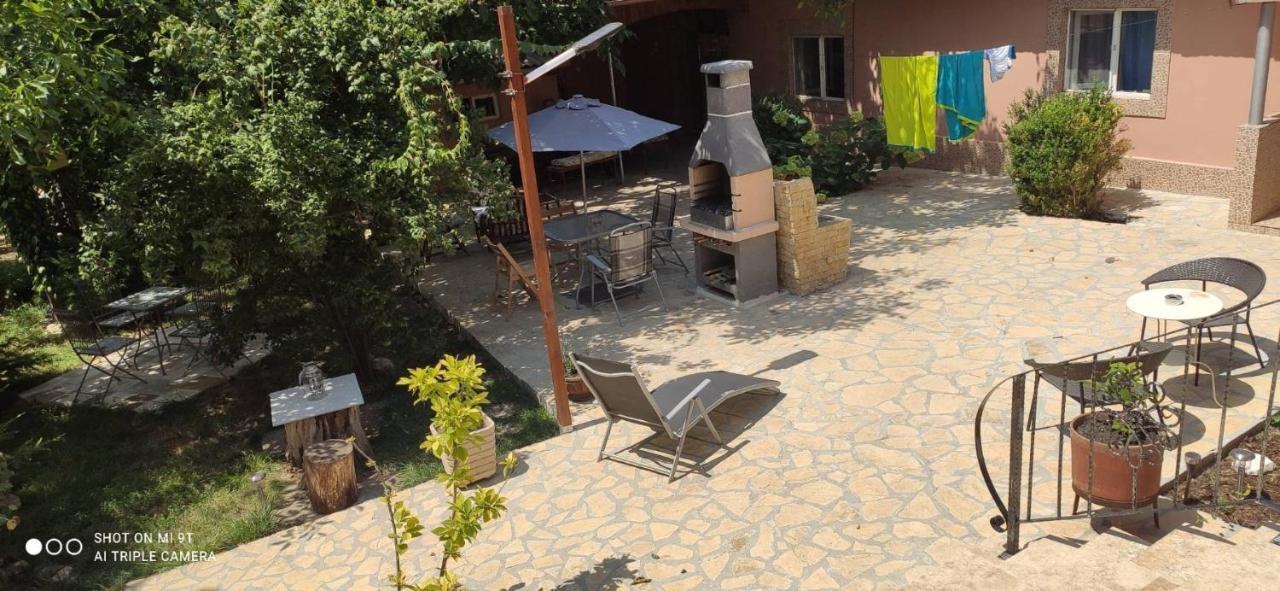 Hotel Casa Magnolia Douăzeci şi Trei August Exterior foto